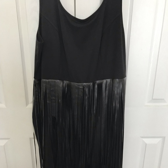 Dress - Picture 1 of 4